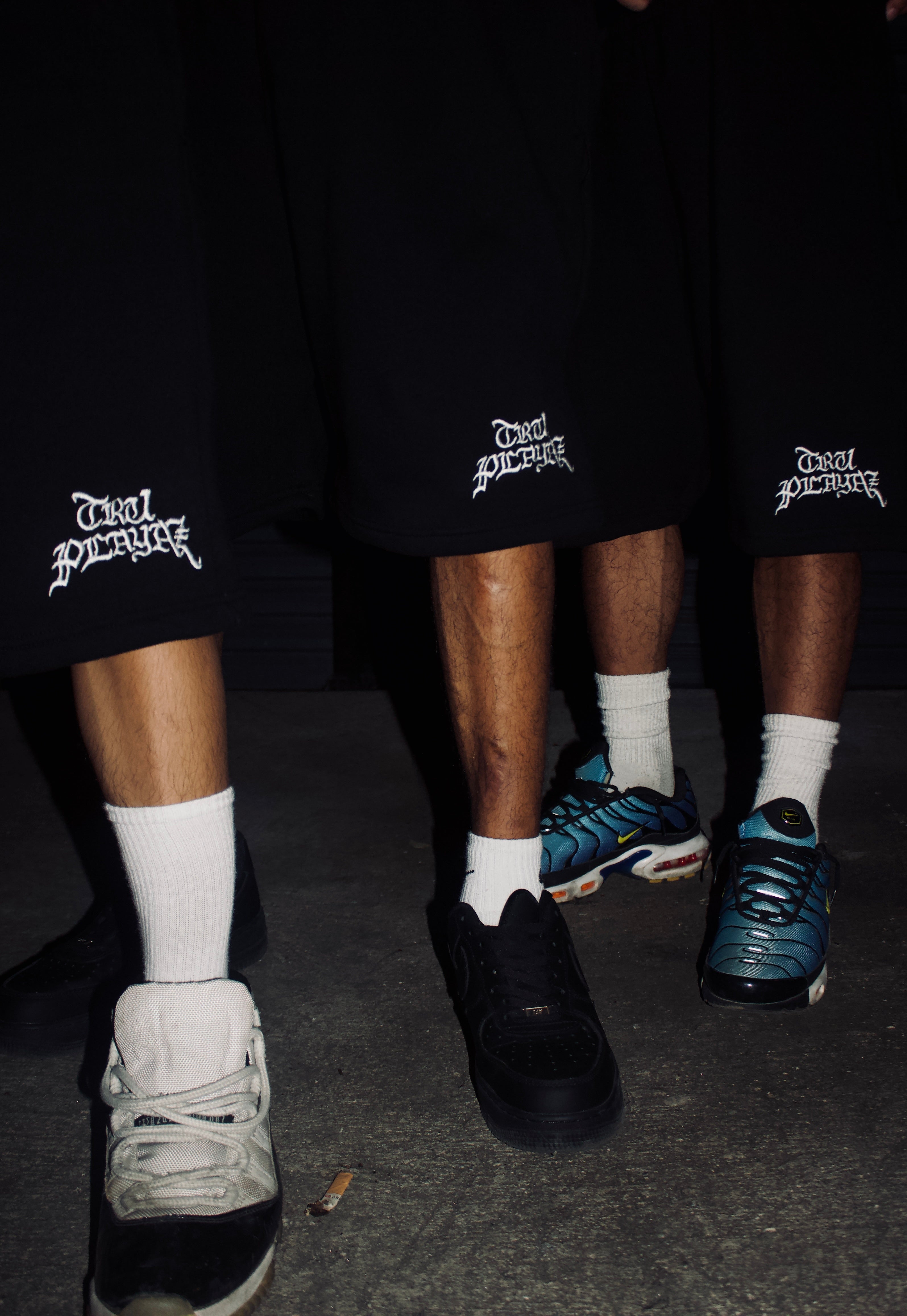TRU PLAYAZ "SWEATSHORT"